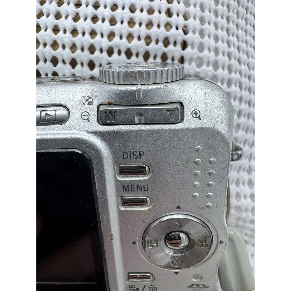 Sony Cyber-shot DSC-S700 7.2MP Digital Camera - Silver *NO POWER* For Parts